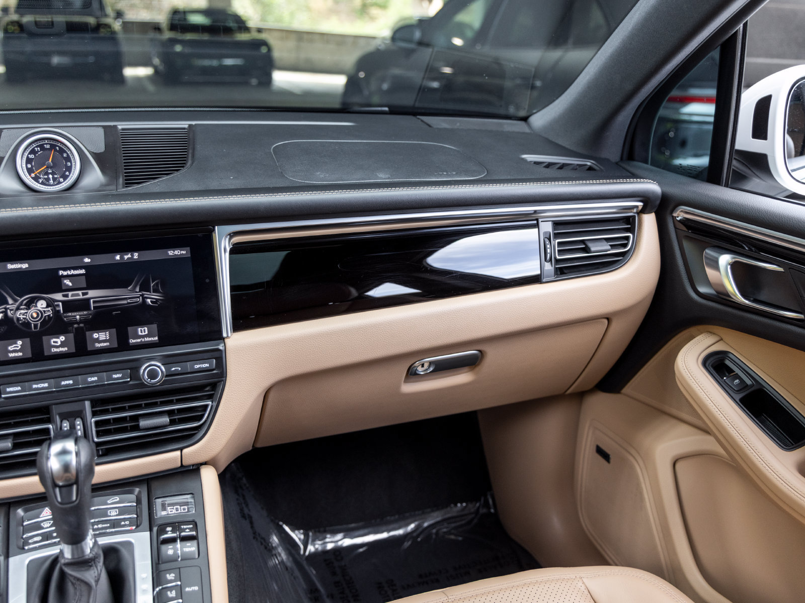 Certified 2021 Porsche Macan AWD/4WD image 50