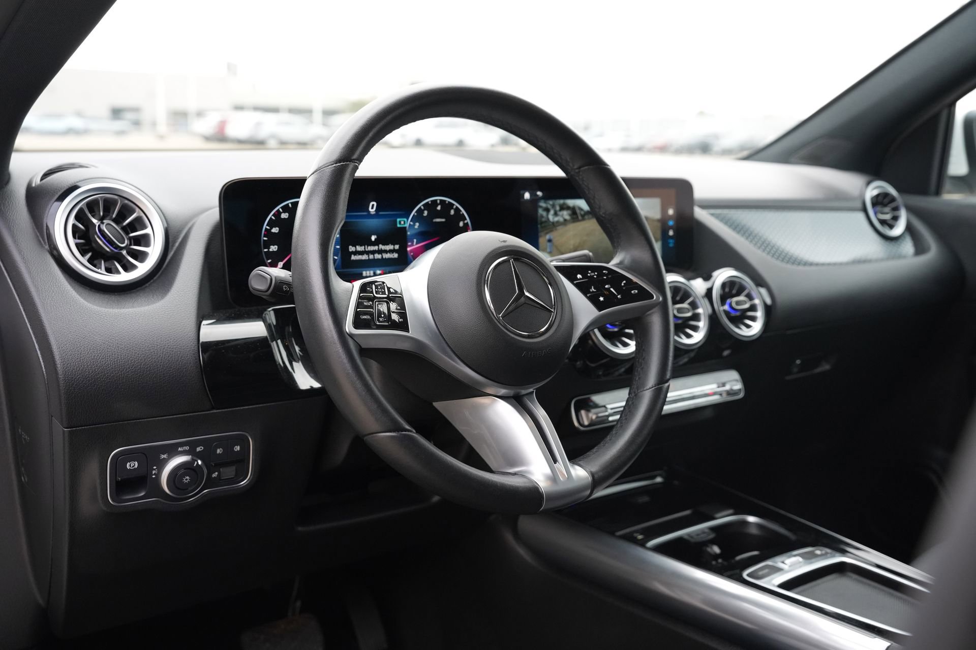 Used 2025 Mercedes-Benz GLA 250 image 16