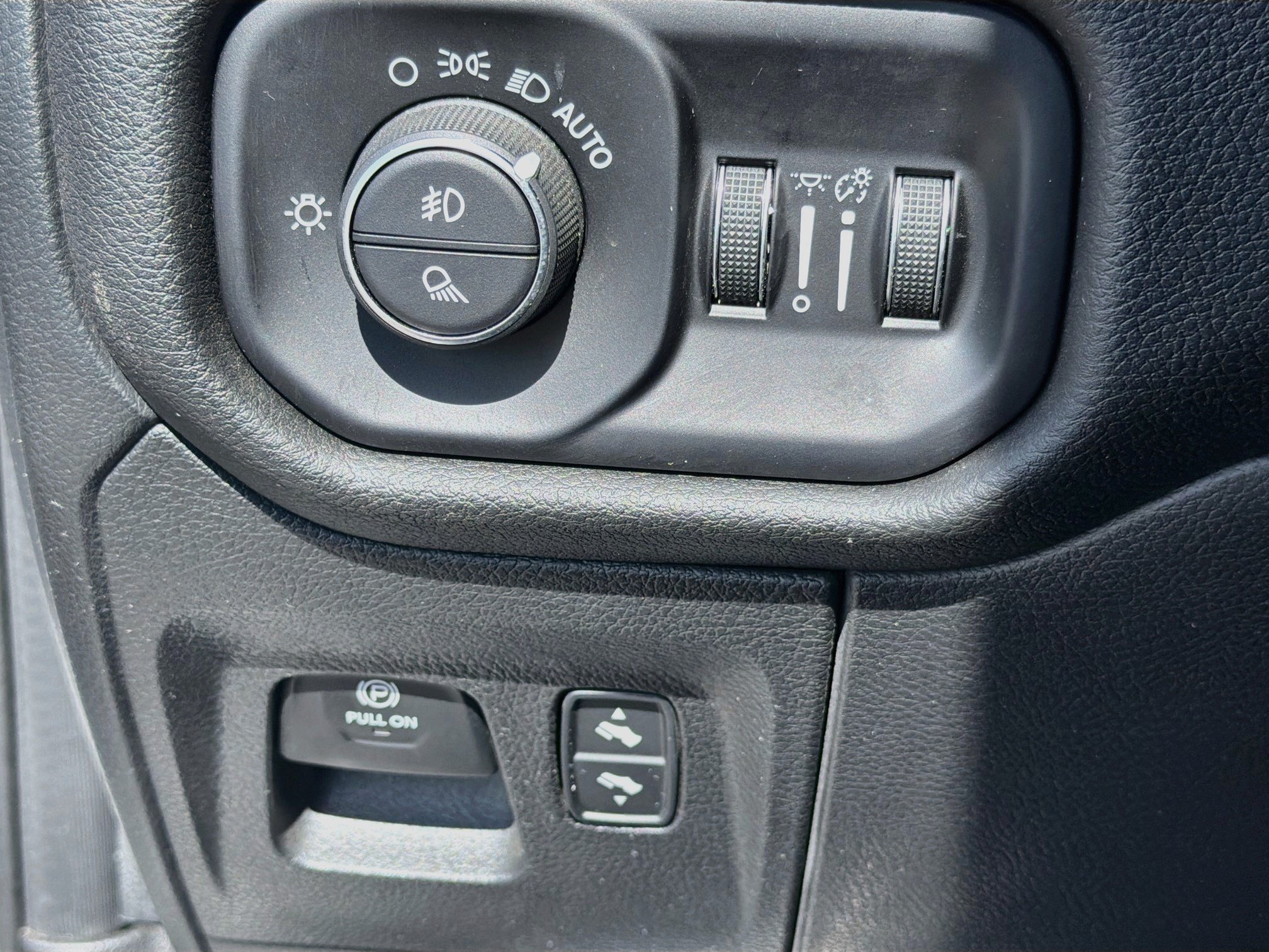 Used 2025 RAM 1500 Rebel w/ Rebel Level 1 Equipment Group AWD/4WD image 34