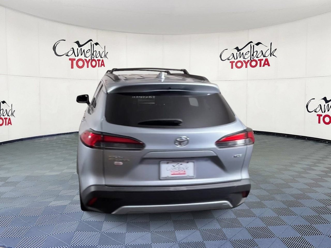 Used 2024 Toyota Corolla Cross XLE w/ Convenience Package FWD image 9