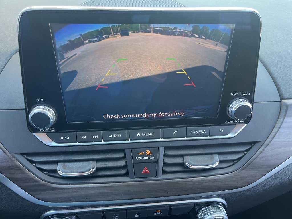 Used 2024 Nissan Altima 2.5 SV image 14