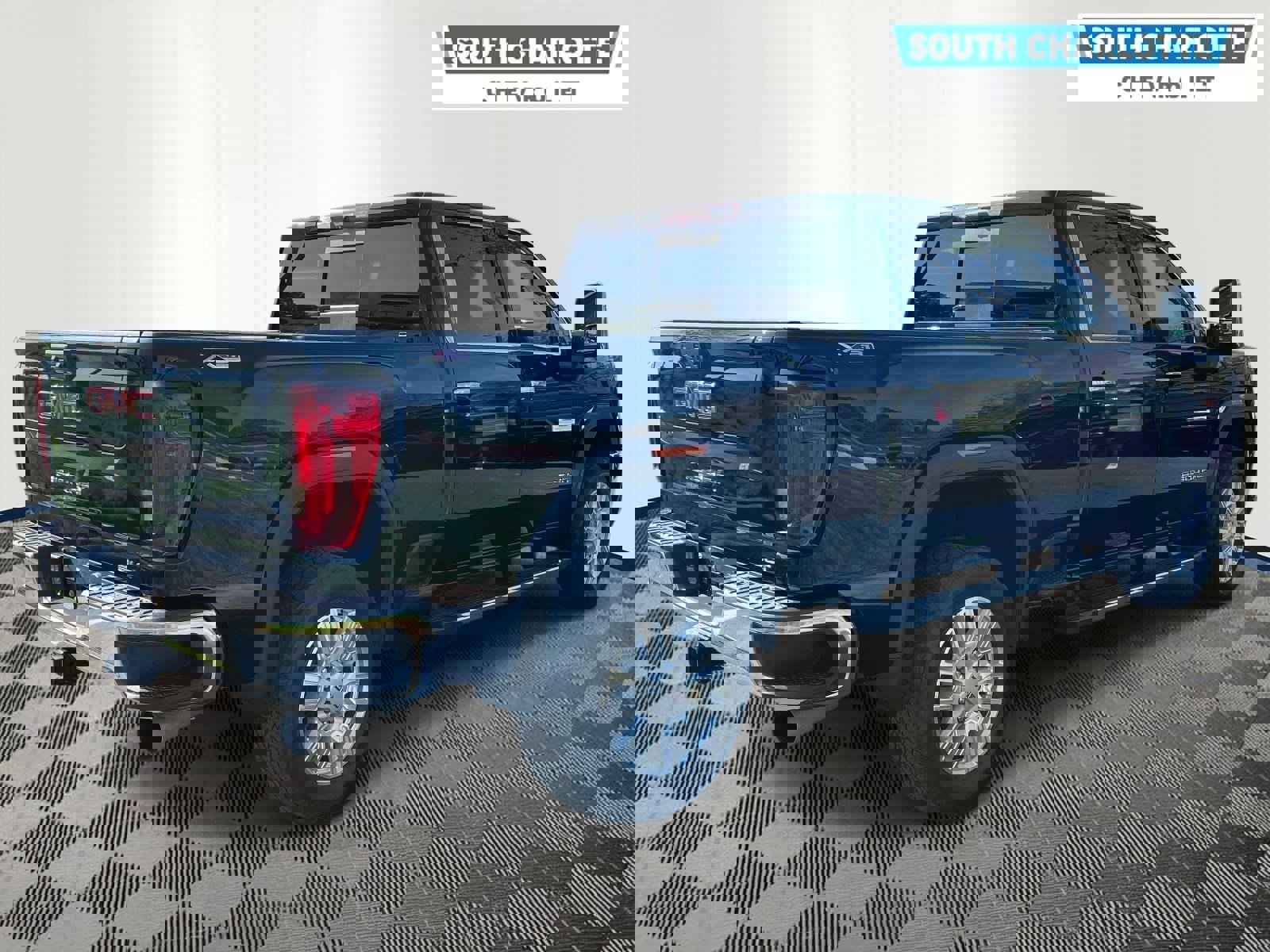 Used 2023 GMC Sierra 2500 SLT w/ SLT Convenience Package image 5