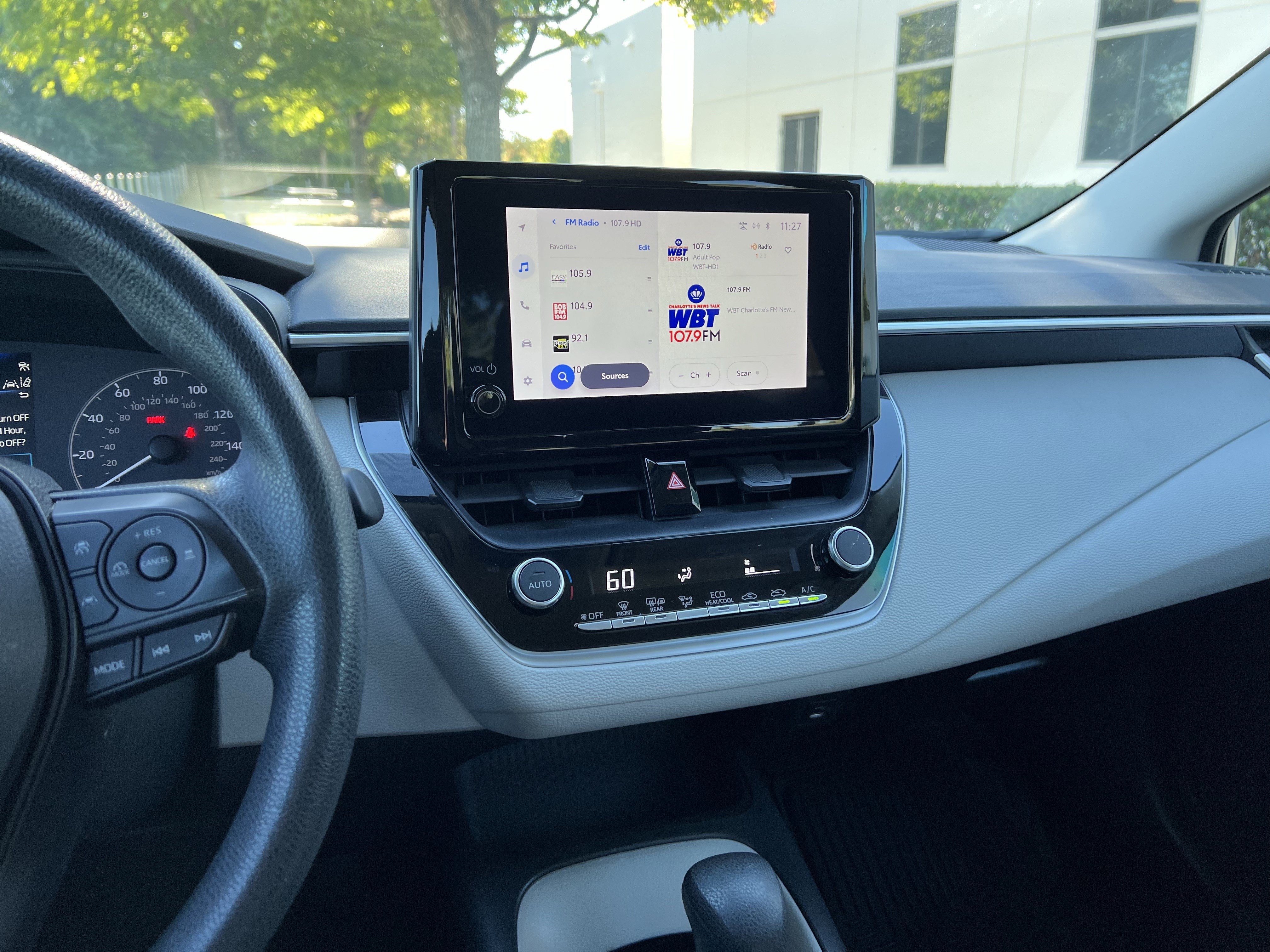 Used 2023 Toyota Corolla LE w/ LE Convenience Package FWD image 18