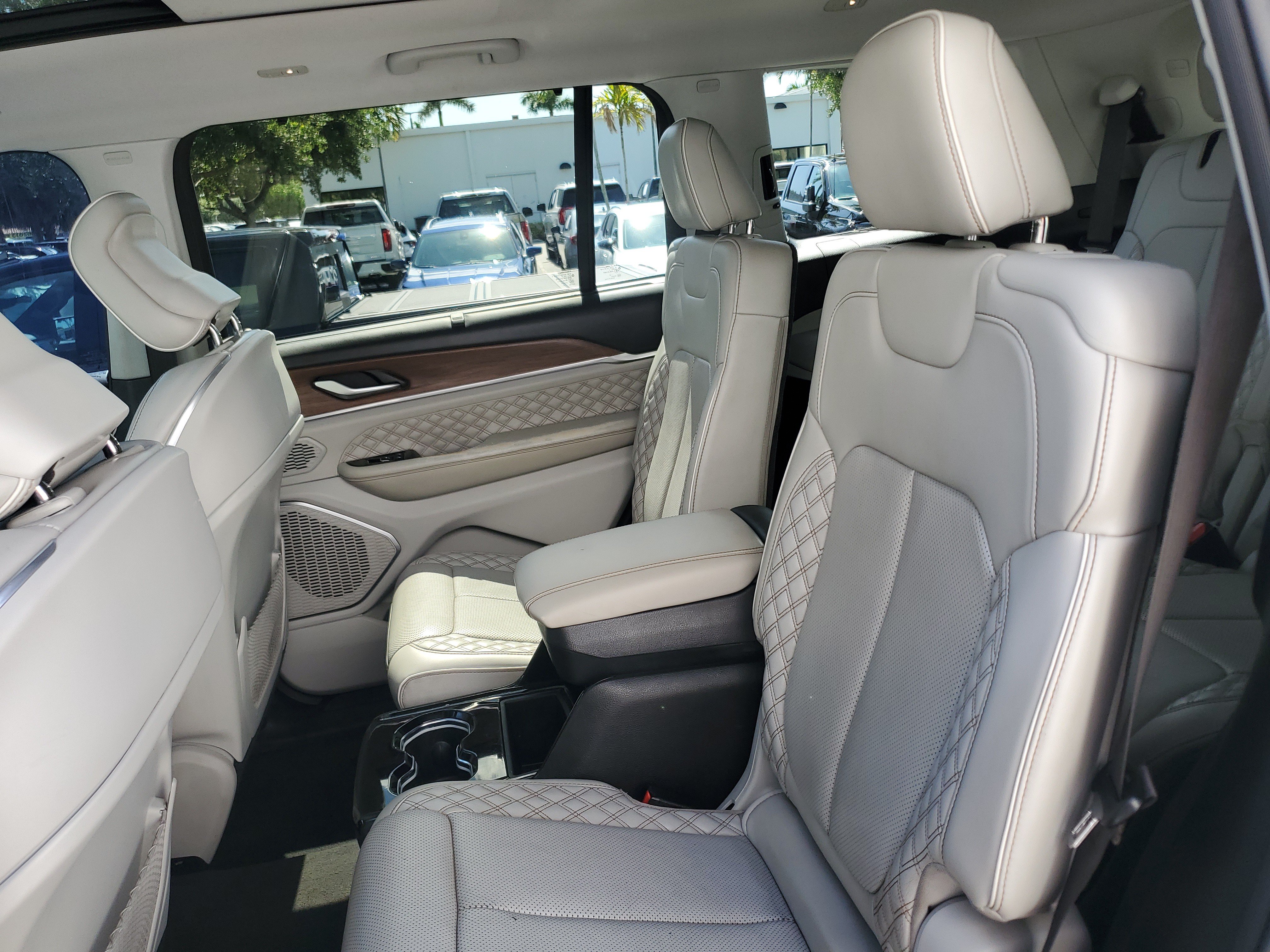 Used 2021 Jeep Grand Cherokee L Summit w/ Luxury Tech Group V RWD image 14