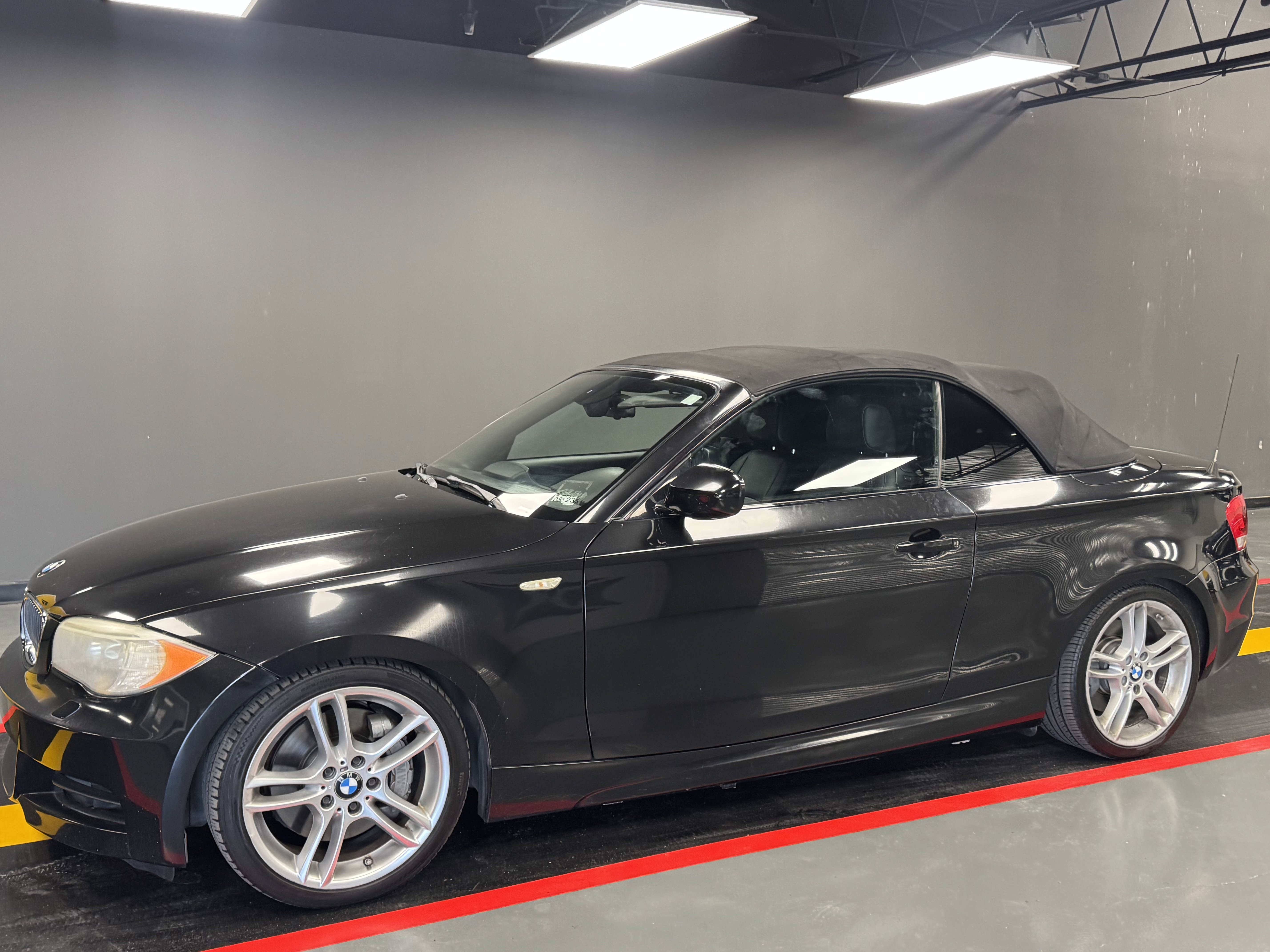 Used 2012 BMW 135i Convertible image 9