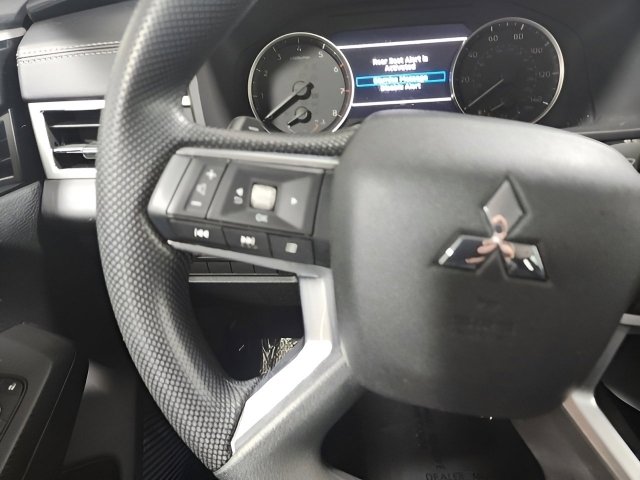 Used 2022 Mitsubishi Outlander ES image 21