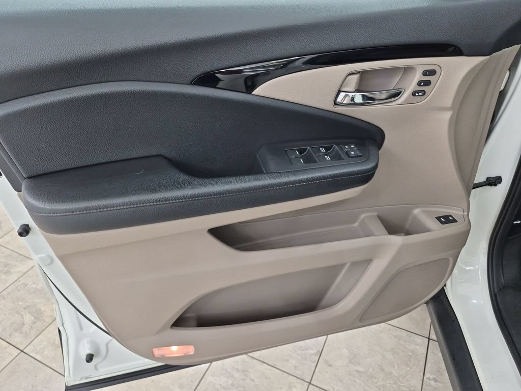 Used 2019 Honda Pilot Touring image 15