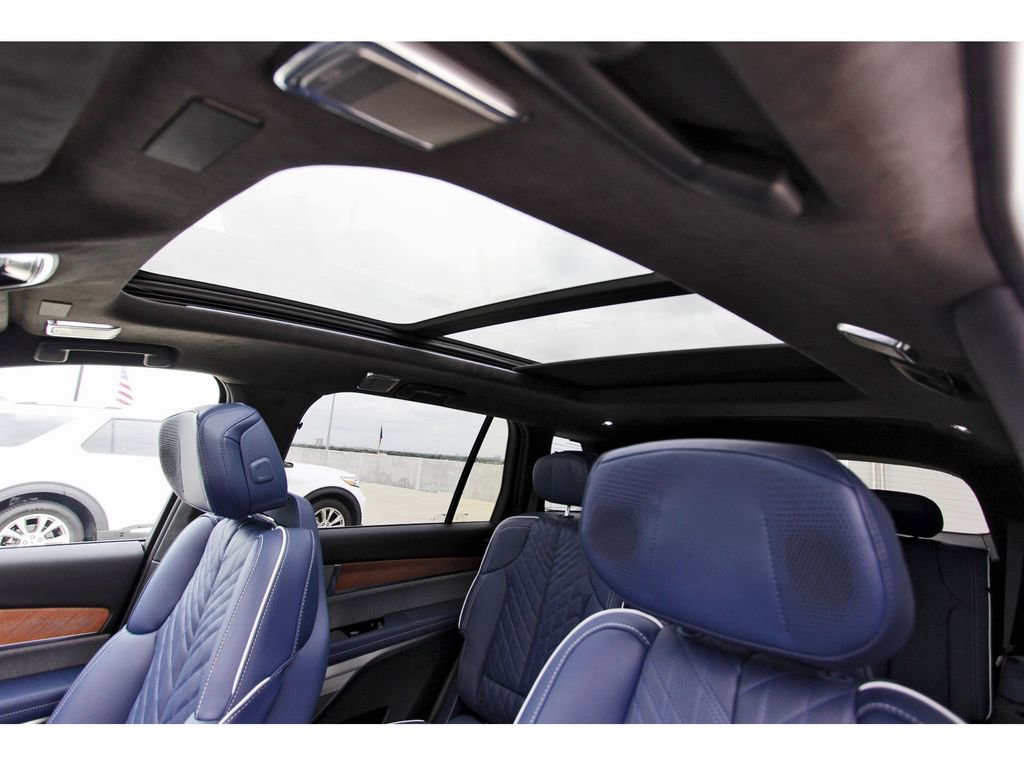 New 2026 Cadillac Vistiq Premium Luxury image 23