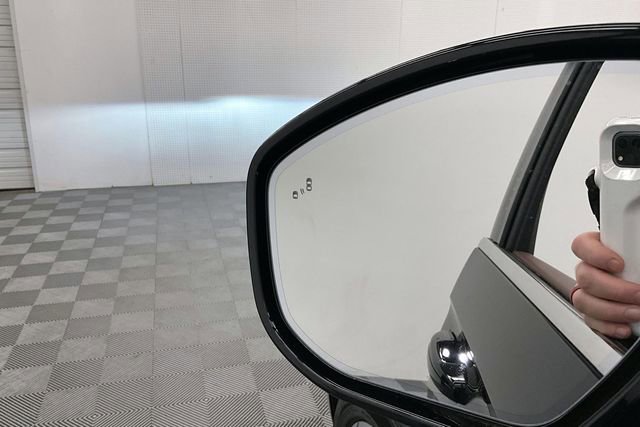 Used 2025 Lincoln Navigator Reserve image 41