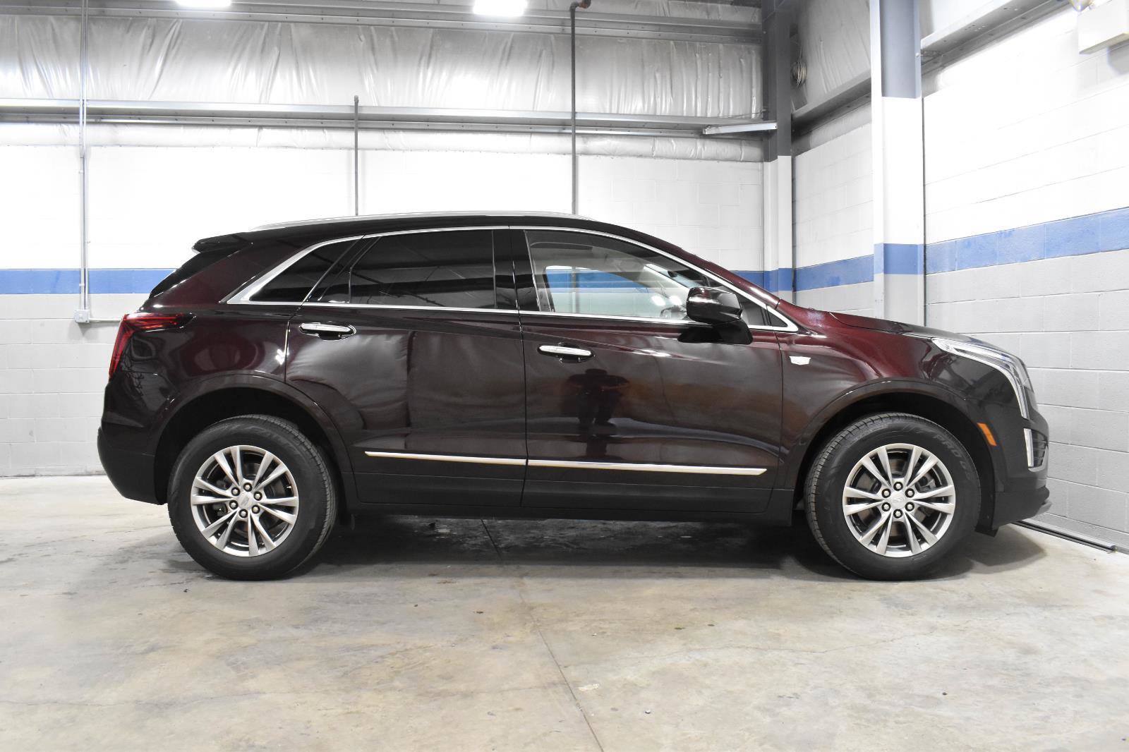 Used 2021 Cadillac XT5 Premium Luxury w/ LPO, Floor Liner Package FWD image 29