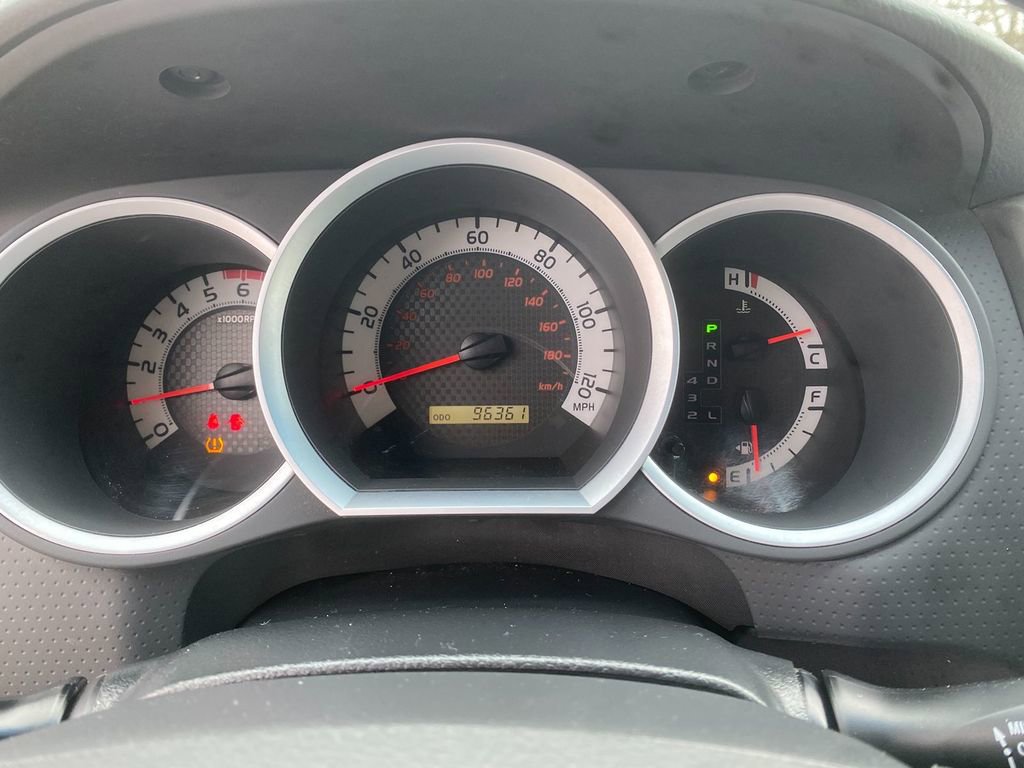 Used 2014 Toyota Tacoma 4x4 Double Cab w/ SR5 Package image 18