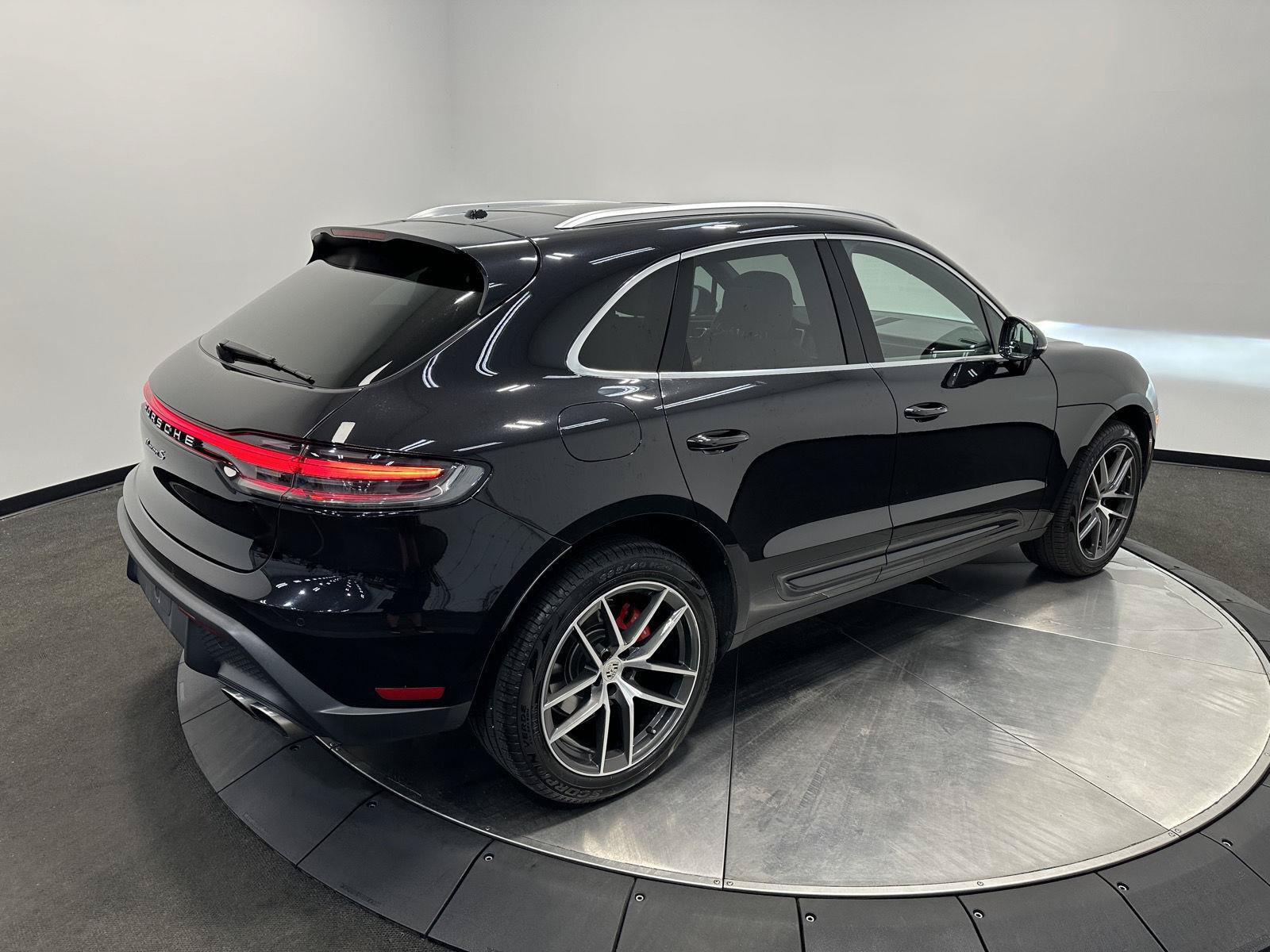 Used 2024 Porsche Macan S AWD/4WD image 7