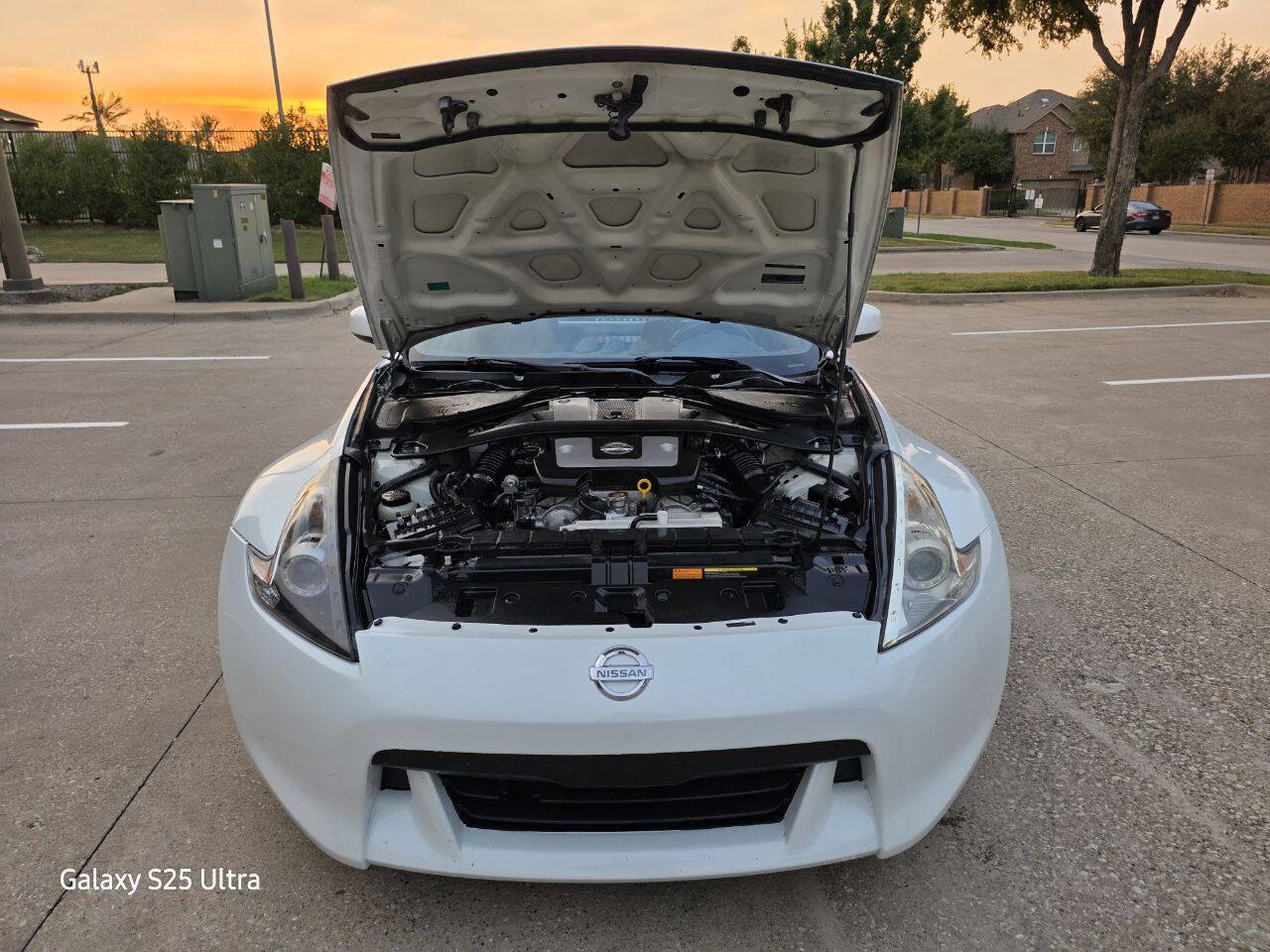 Used 2011 Nissan 370Z Touring image 23