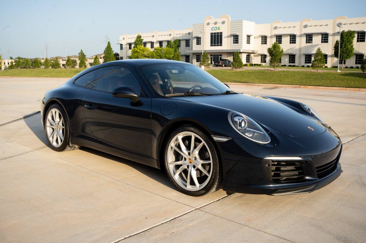 Used 2017 Porsche 911 Carrera RWD image 3