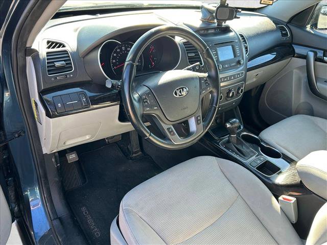 Used 2015 Kia Sorento LX image 9