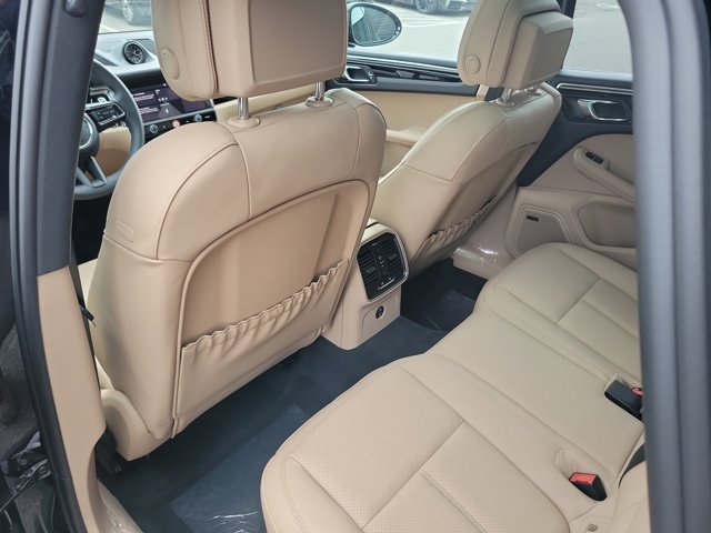 Used 2026 Porsche Macan AWD/4WD image 20