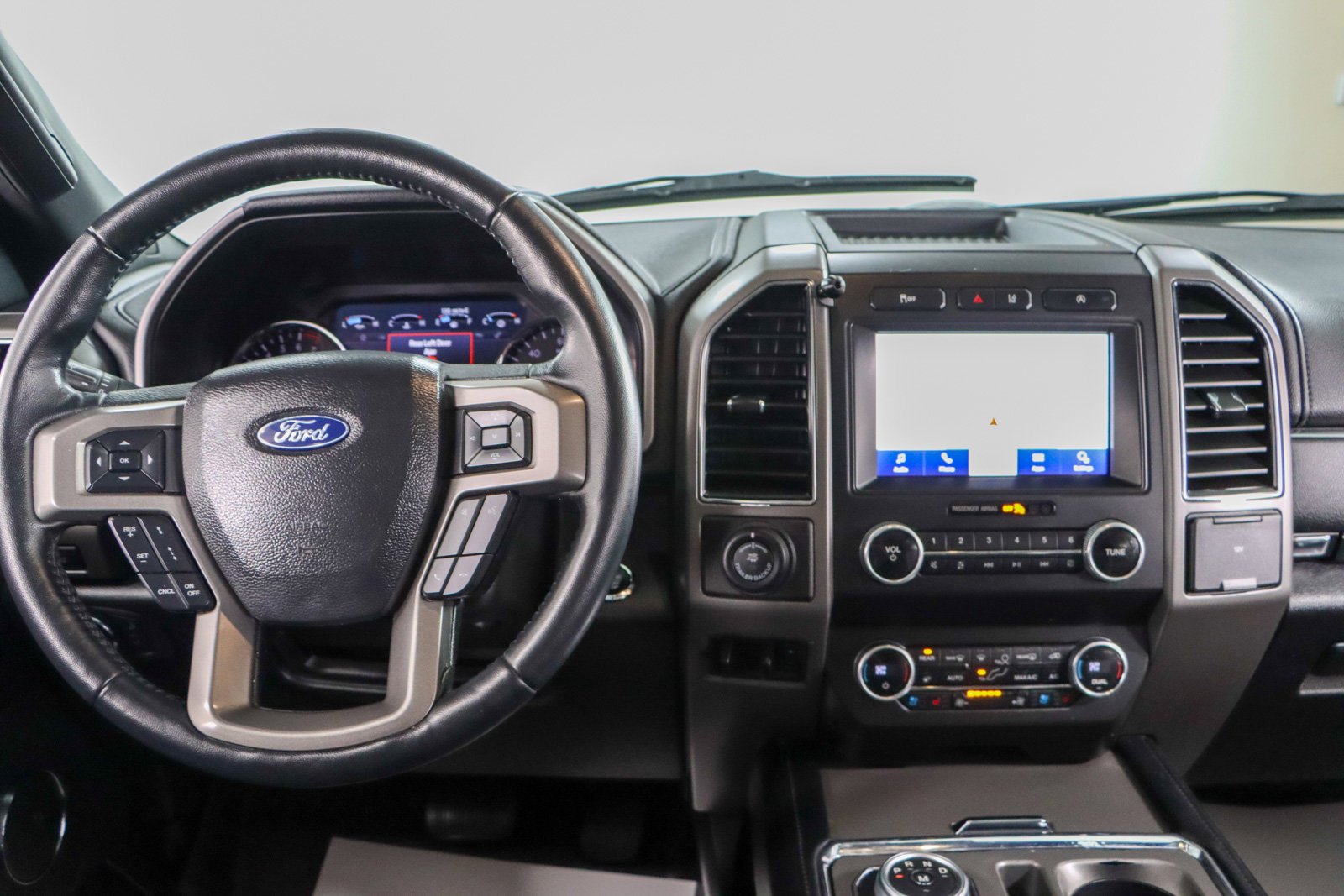 Used 2021 Ford Expedition XLT image 18