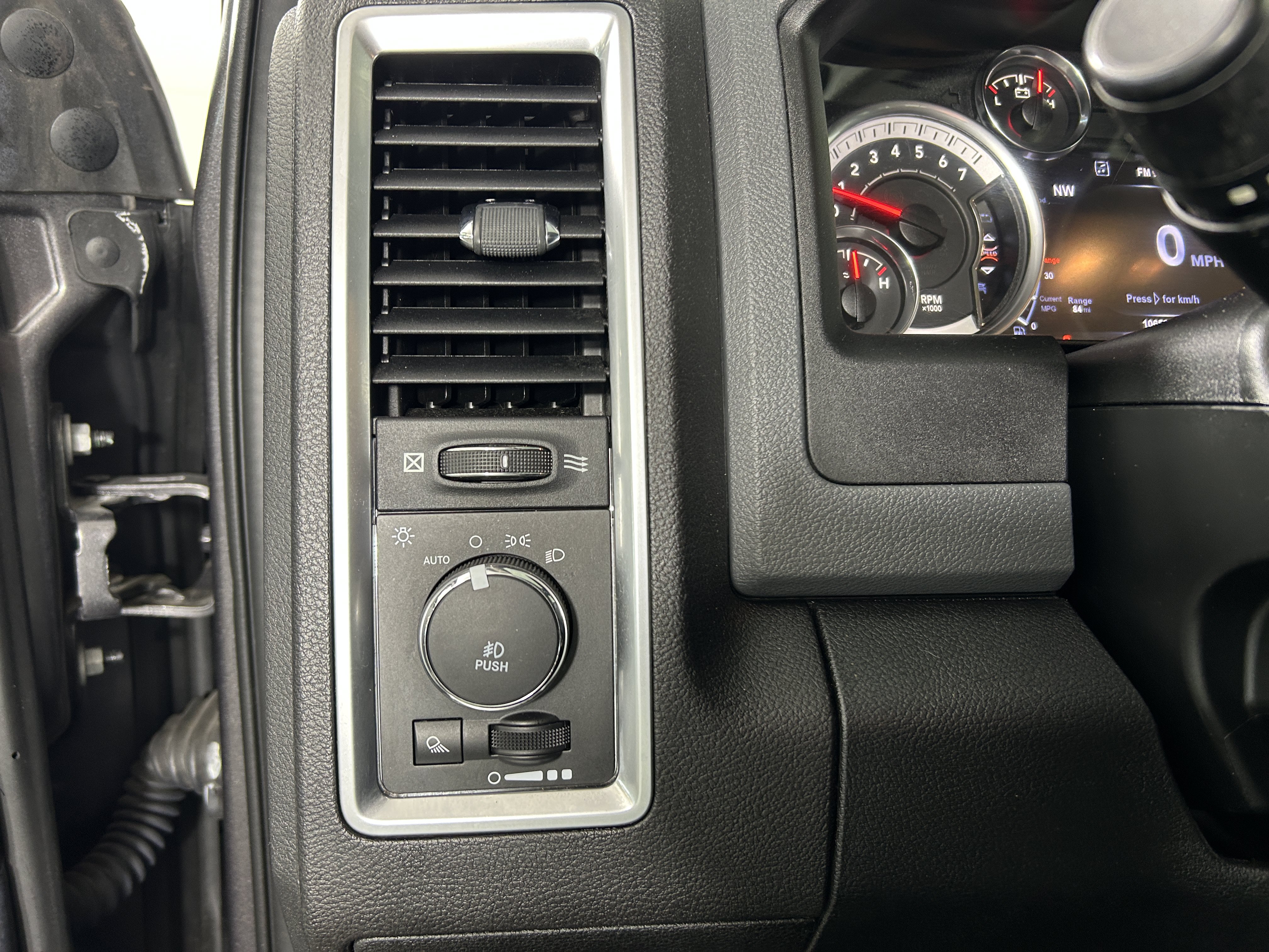 Used 2017 RAM 1500 Big Horn AWD/4WD image 19