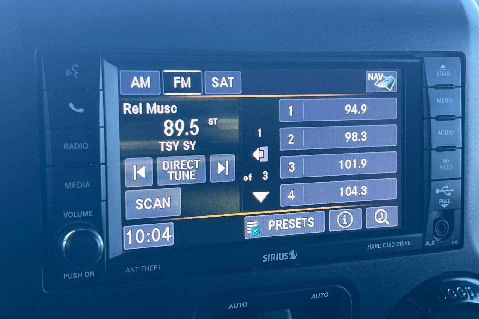 Used 2018 Jeep Wrangler Unlimited Rubicon w/ Cold Weather Group image 17