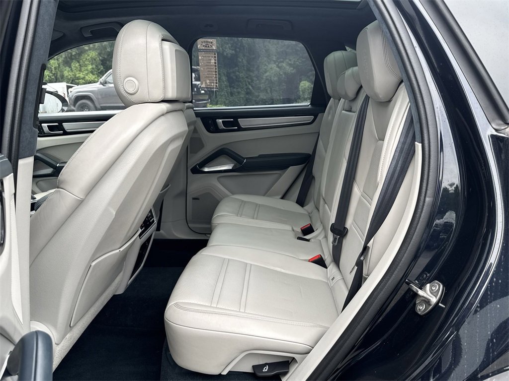 Used 2023 Porsche Cayenne Turbo S image 29