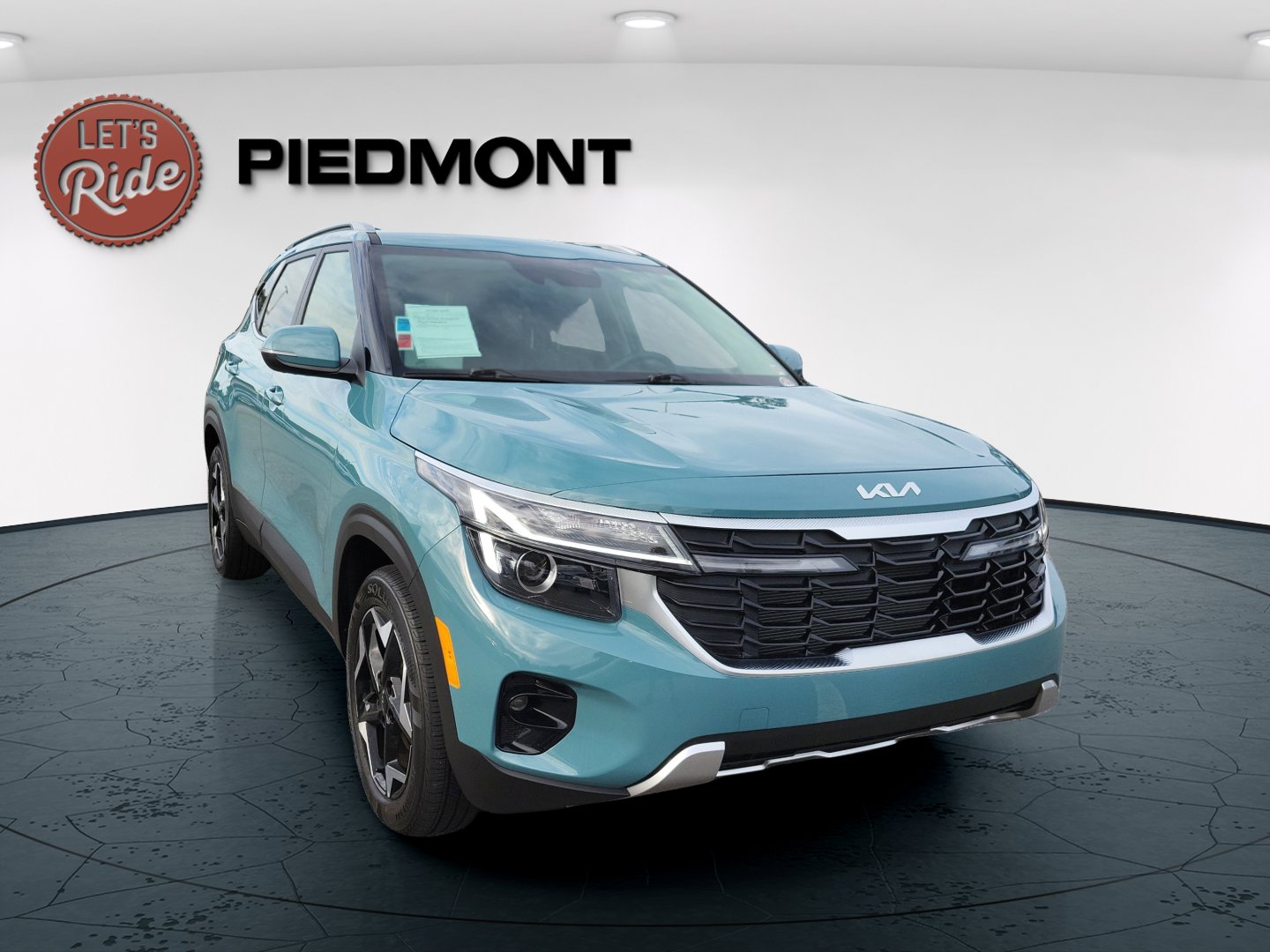 Used 2026 Kia Seltos EX FWD image 3