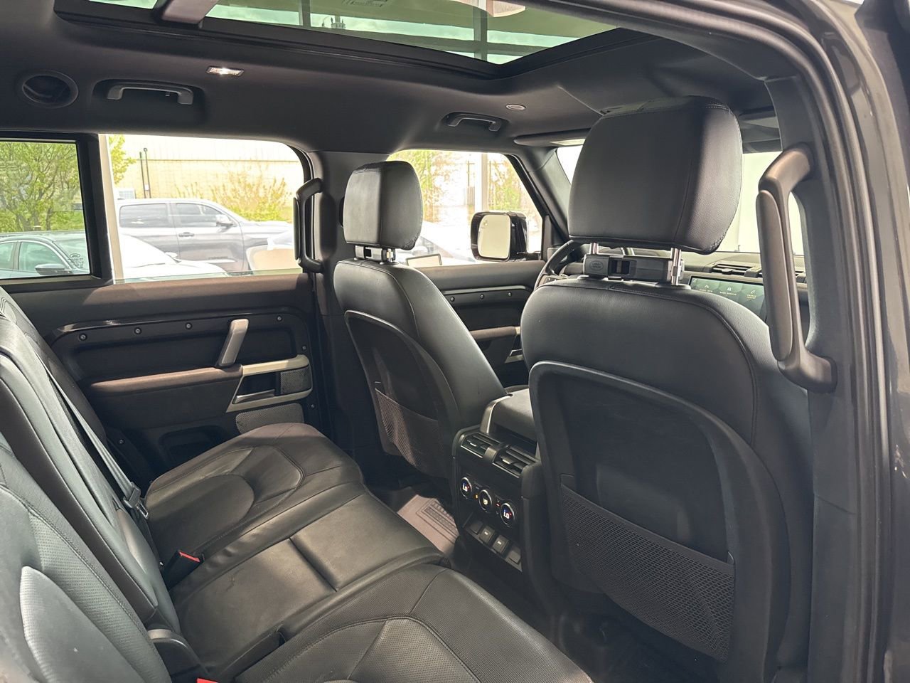 Used 2023 Land Rover Defender 130 X-Dynamic SE AWD/4WD image 48