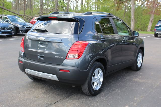 Used 2016 Chevrolet Trax LT w/ LT Sun and Sound Package FWD image 3