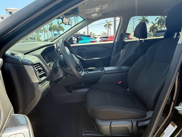 Used 2024 Nissan Rogue S FWD image 9
