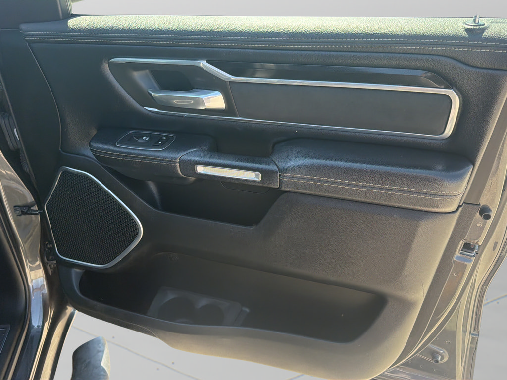 Used 2019 RAM 1500 Laramie w/ Sport Appearance Package AWD/4WD image 9