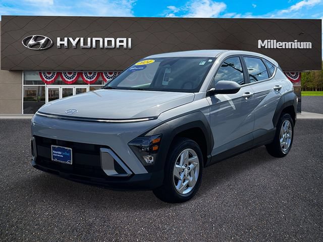 Used 2024 Hyundai Kona SE AWD/4WD image 2