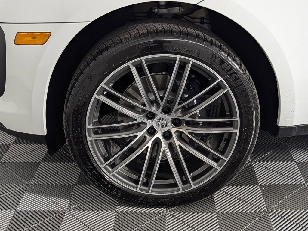 New 2026 Porsche Macan image 11