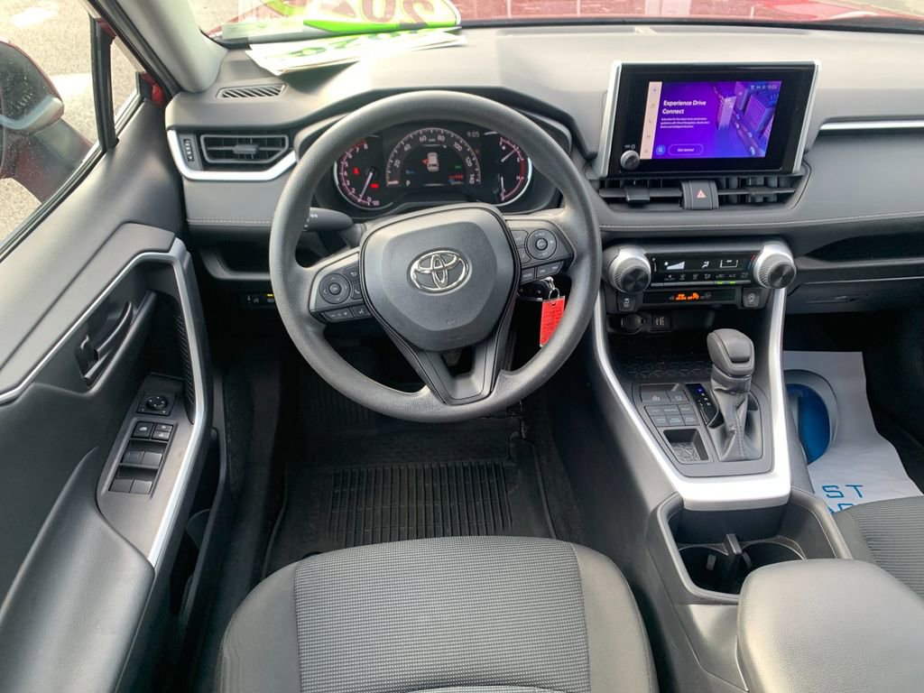 Used 2023 Toyota RAV4 LE AWD/4WD image 17