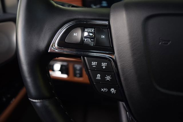 Used 2024 Lincoln Navigator L Reserve AWD/4WD image 6