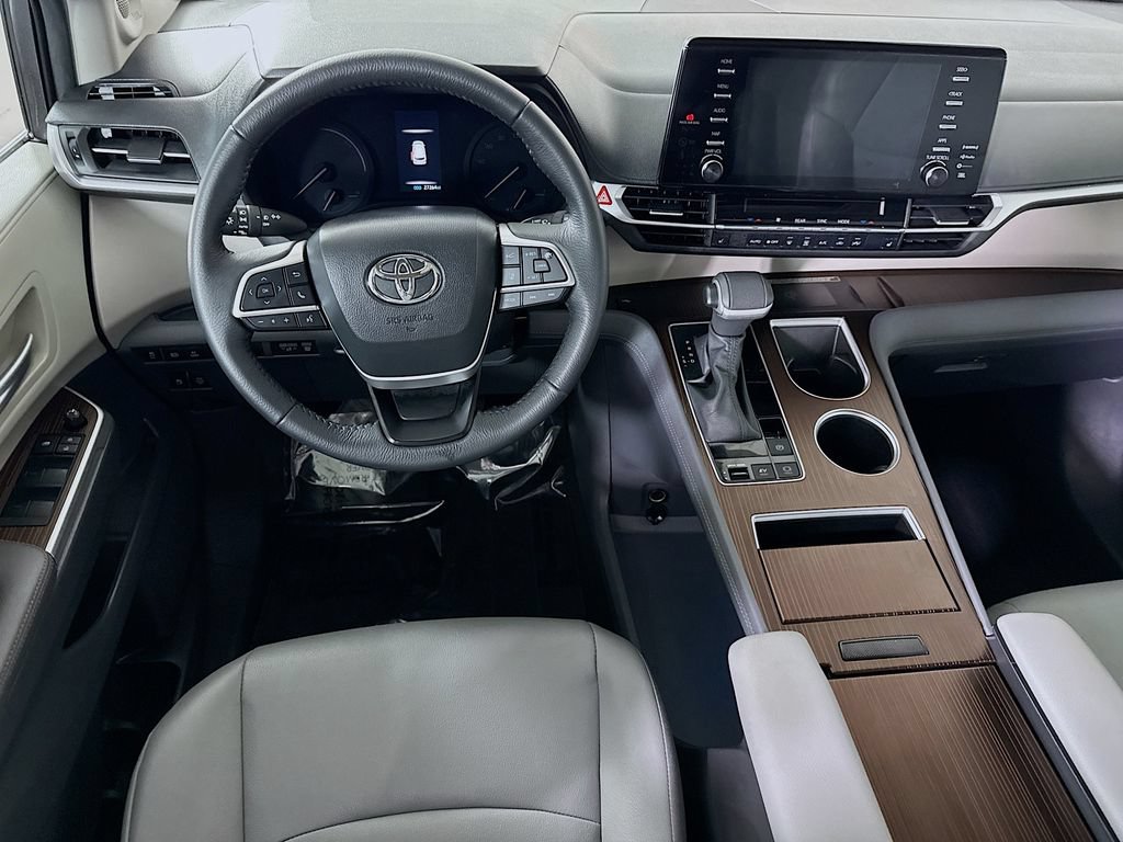 Certified 2024 Toyota Sienna XLE w/ XLE Plus Package AWD/4WD image 4