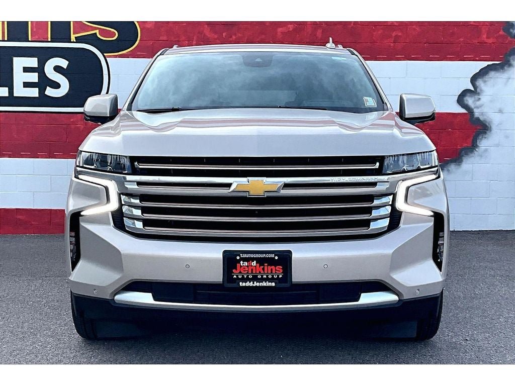 Used 2024 Chevrolet Suburban High Country AWD/4WD image 3