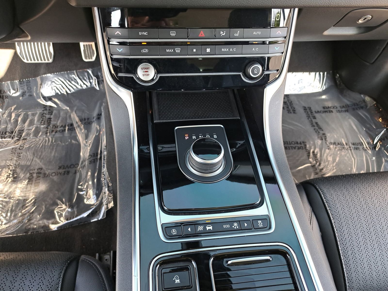 Used 2019 Jaguar XF Prestige image 22