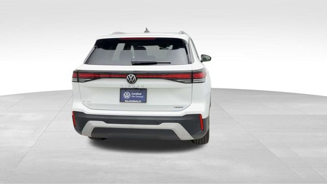 Certified 2025 Volkswagen Tiguan SE image 4