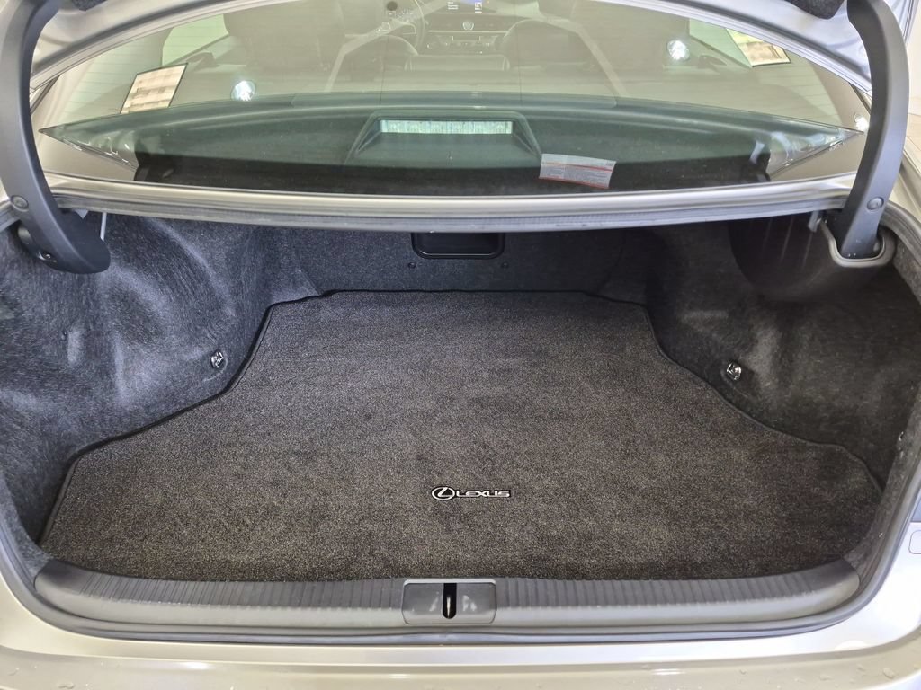 Used 2017 Lexus ES 350 w/ Luxury Package FWD image 29