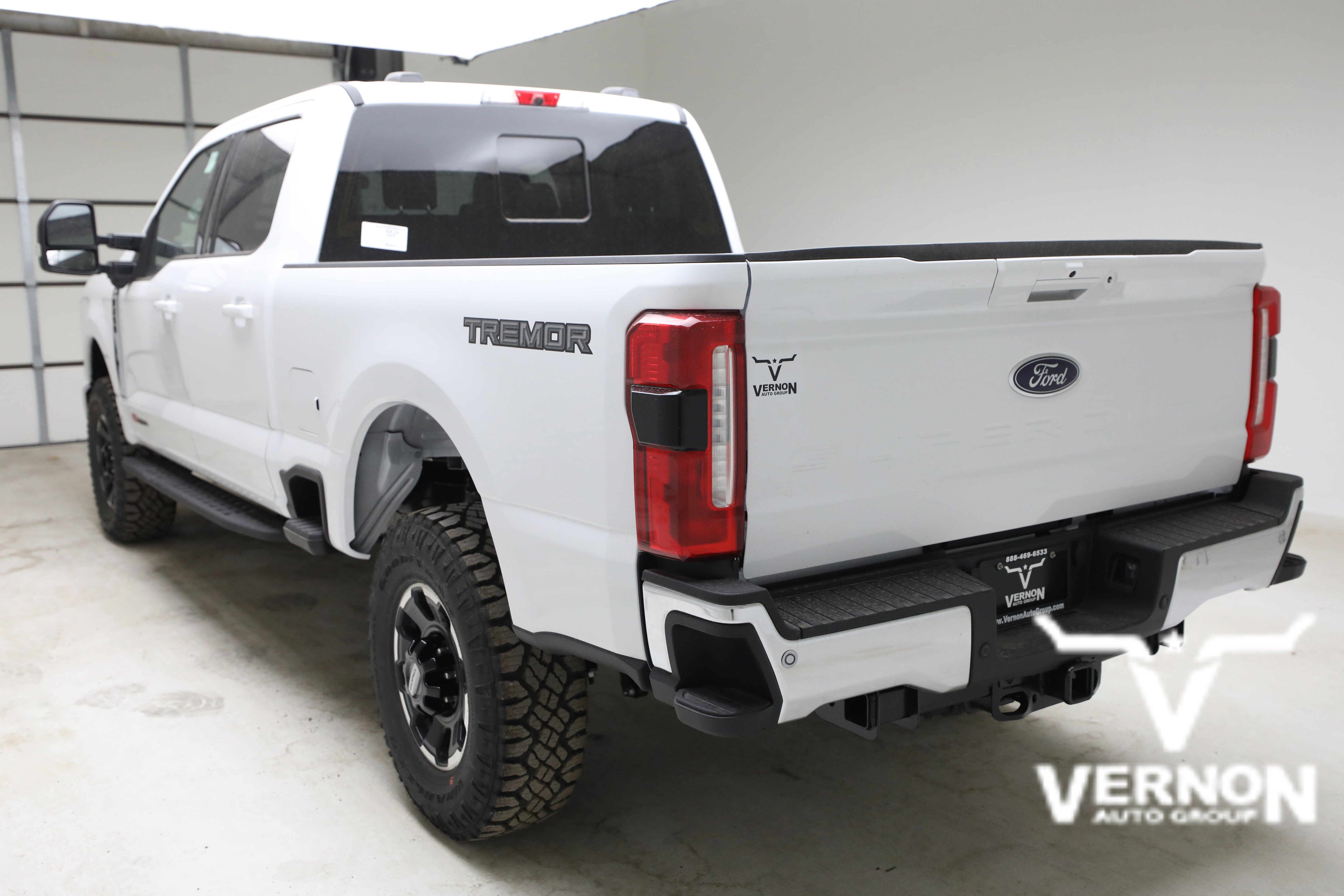 New 2026 Ford F250 Lariat w/ Tremor Off-Road Package AWD/4WD image 3