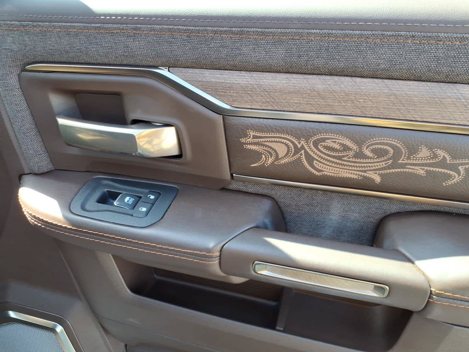 Used 2025 RAM 2500 Limited AWD/4WD image 6