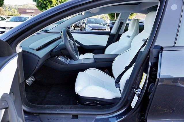 Used 2024 Tesla Model 3 Performance image 15