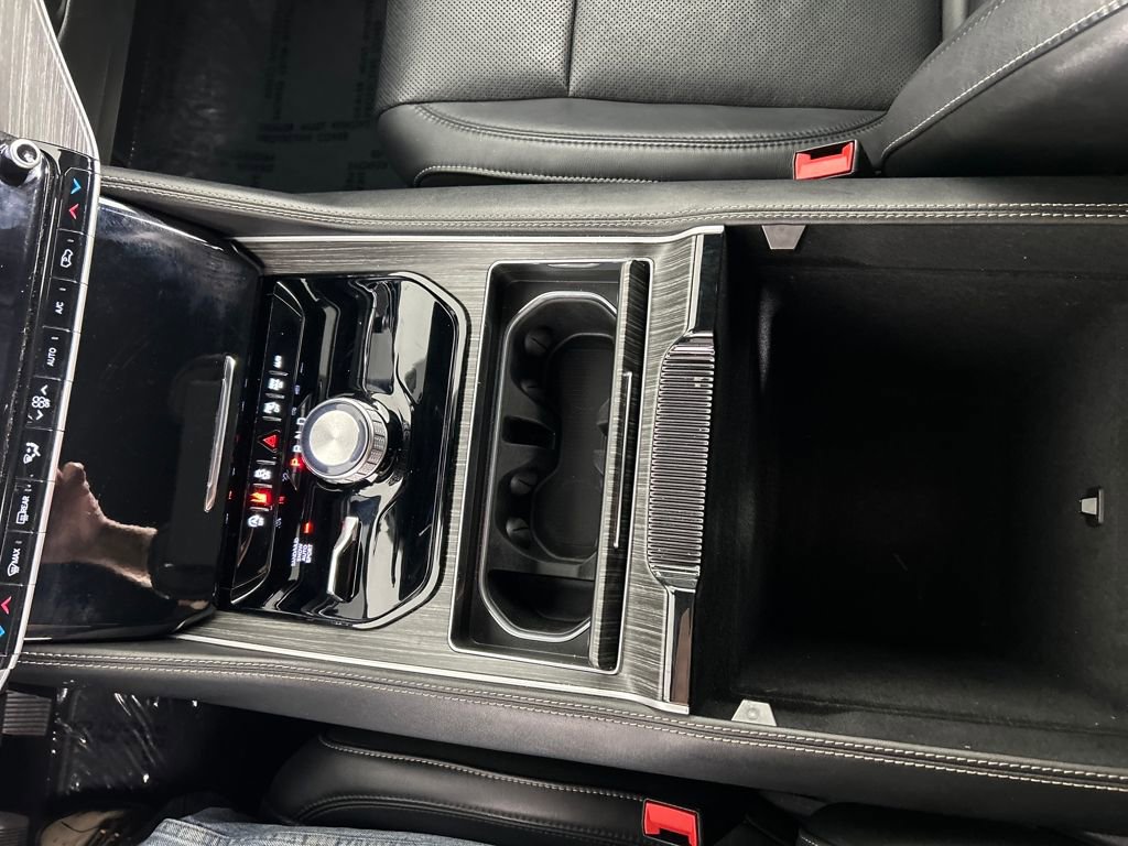 Used 2024 Jeep Wagoneer L Series II w/ Flexible Seating Group image 15