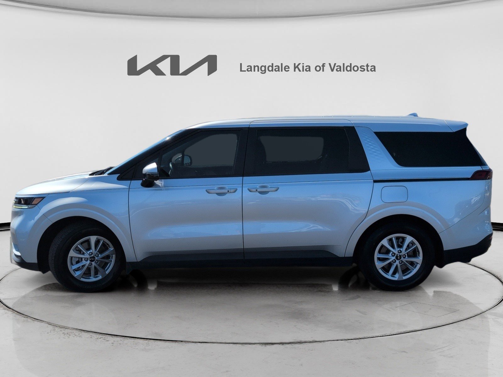 Used 2023 Kia Carnival LX image 10