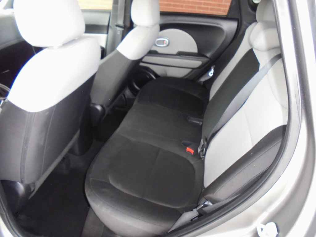 Used 2016 Kia Soul w/ Convenience Package FWD image 9