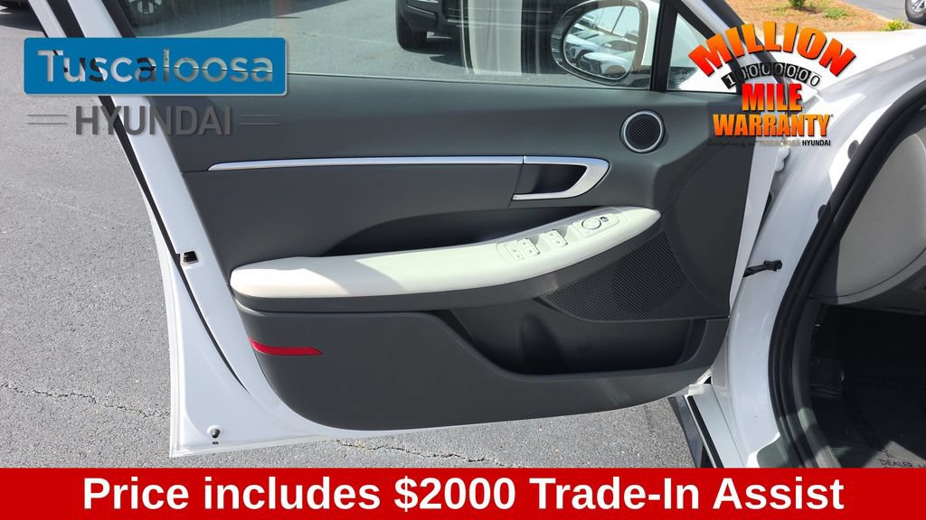 Used 2025 Hyundai Sonata SEL FWD image 12