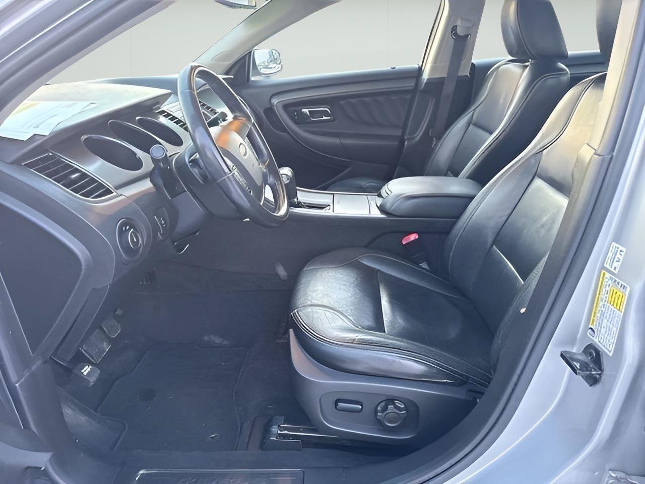 Used 2010 Ford Taurus SEL FWD image 11