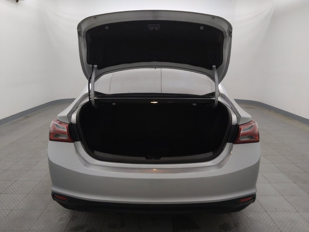 Used 2022 Chevrolet Malibu LT FWD image 29