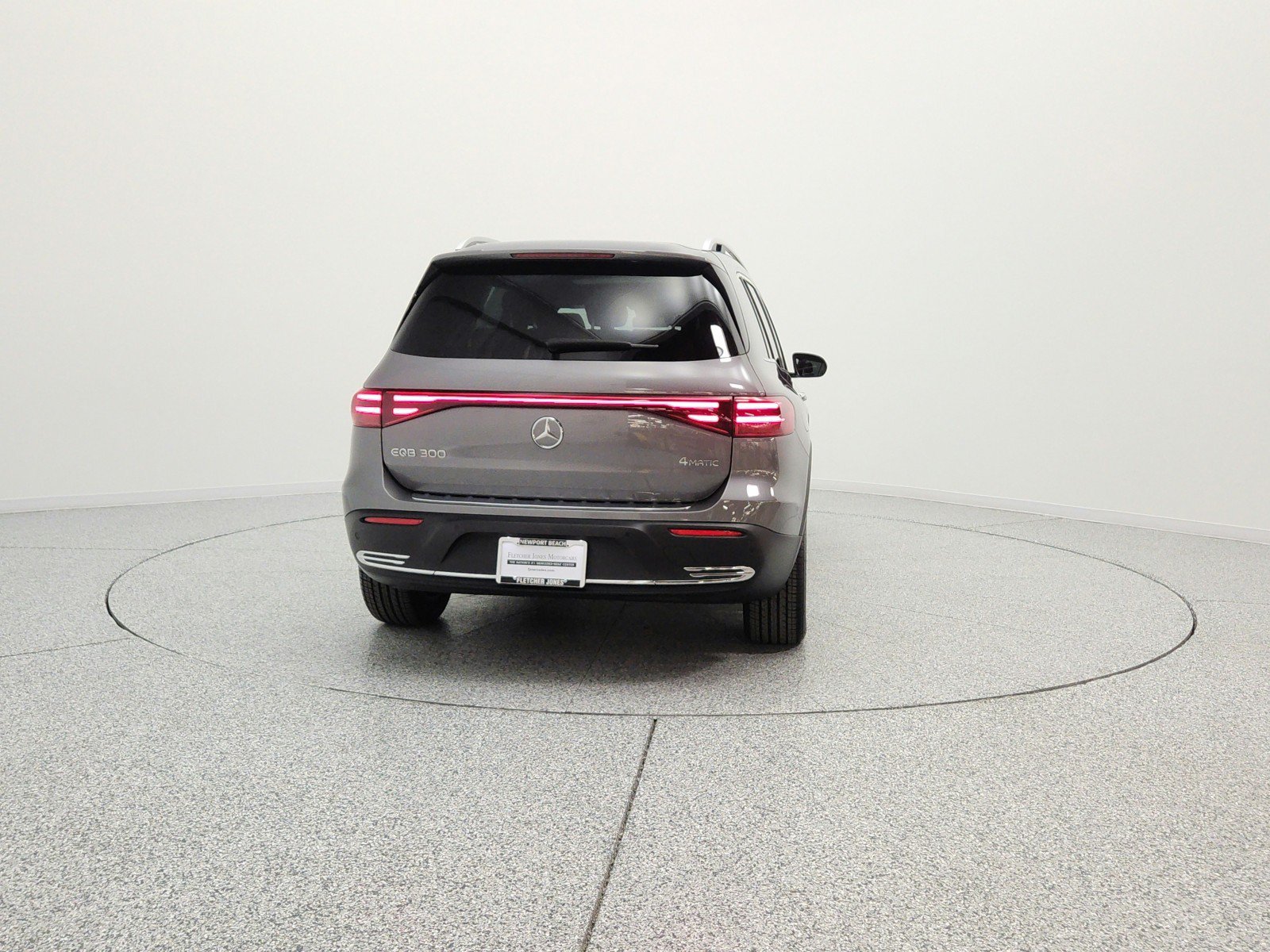 Used 2024 Mercedes-Benz EQB 300 4MATIC image 6