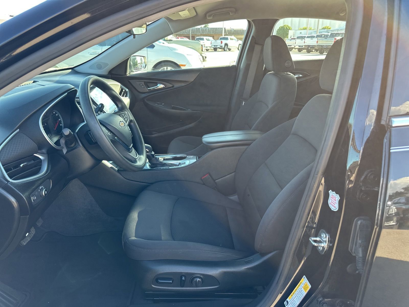 Used 2023 Chevrolet Malibu LT image 24