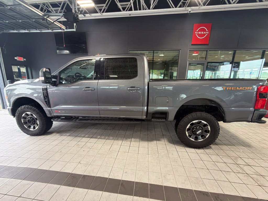 Used 2023 Ford F250 Lariat w/ Lariat Ultimate Package AWD/4WD image 2